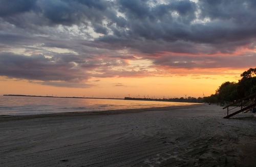 Wainfleet Cottage | Private sand beach. Lakefront. Spacious LongBeachCottages.com – Cottage #2