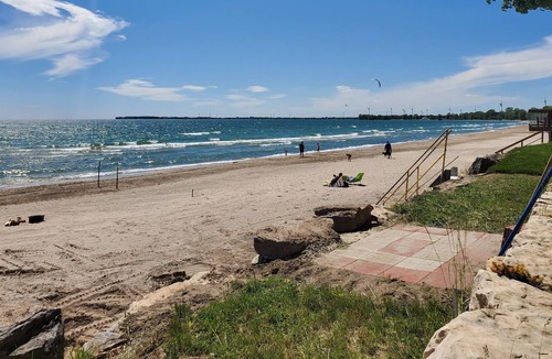 Wainfleet Cottage | Private sand beach. Lakefront. Spacious LongBeachCottages.com – Cottage #5