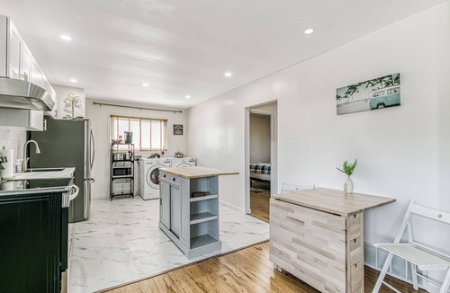 Sudbury House | Private Single Unit Detached House - 5 mins to Shopping Mall
