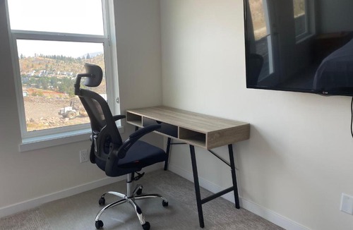 Kamloops House | Private Suite in a Townhouse