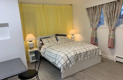 Garden Bay Bed & Breakfast | Private Suite in the heart of Garden Bay