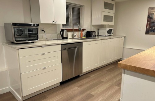 Riley Park Apartment | Private Suite Steps to Main St.