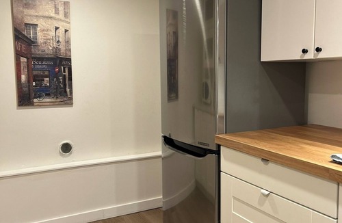 Riley Park Apartment | Private Suite Steps to Main St.