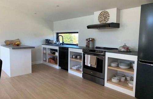 Courtenay Apartment | Private two bedroom carriage house, Royston, Courtenay BC
