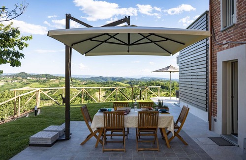 Montaldo Roero Villa | Private Villa with WIFI, hot tub, A/C, sauna, private pool, TV, patio, panoramic view, close to Alba