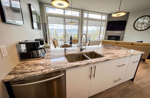 Okanagan-Similkameen Apartment | Private Vineyard Home with Lake View