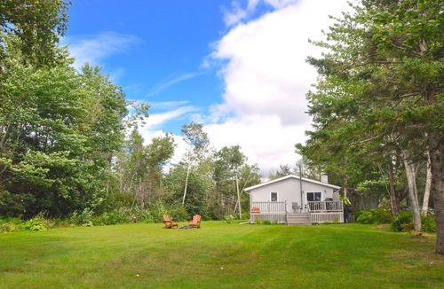 Queens County Cottage | Private Waterfront Cottage on the lake
