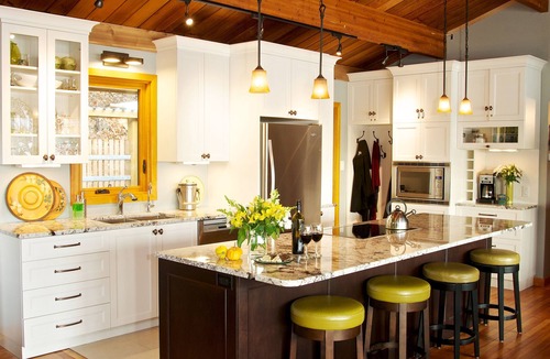 Bowen Island House | Private Waterfront~Beach~New Kitchen~Storm Viewing~Gorgeous View~Sunny