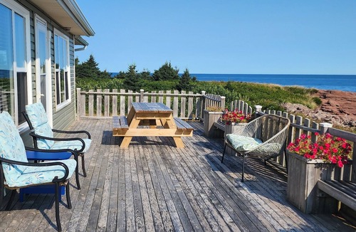 Cap-Pele Cottage | Private waterfront cottage with beautiful ocean views