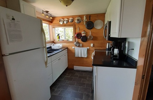 Wellington Cottage | Private Waterfront Cottage In Prince Edward County