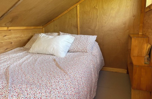 Apsley Cabin | Privtate cabin-wooded trails, 5 minutes to Loon Call Lake! Pets welcome!