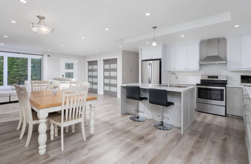 Lion's Head House | Proximity to Tobermory, Sauble Beach and The Grotto. Peaceful getaway!