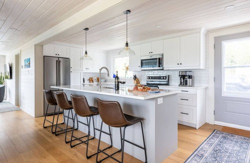 Queens Cottage | Puddin’ Pan - Cozy Beach Cottage on the Atlantic.