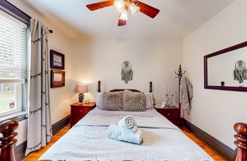 The Blue Mountains Apartment | Pura Via | Bed and Breakfast