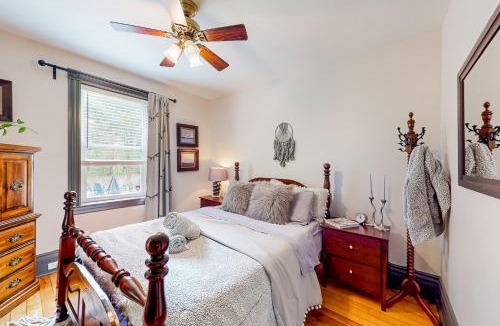 The Blue Mountains Apartment | Pura Via | Bed and Breakfast