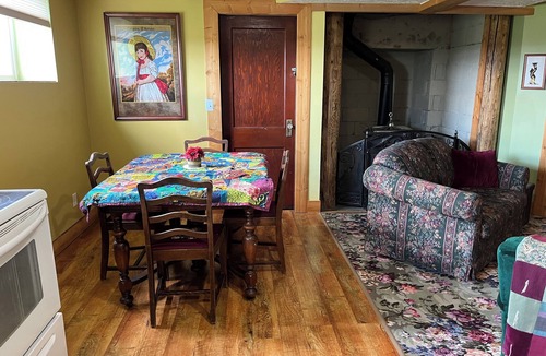 Division No. 3 House | Quaint lodge wonderful for retreats, reunions, weddings, and relaxation!