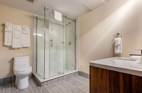 Fallsview Hotel | Quality Inn & Suites