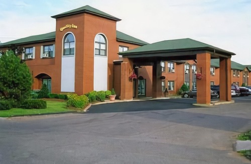 Summerside Hotel | Quality Inn & Suites Garden of The Gulf