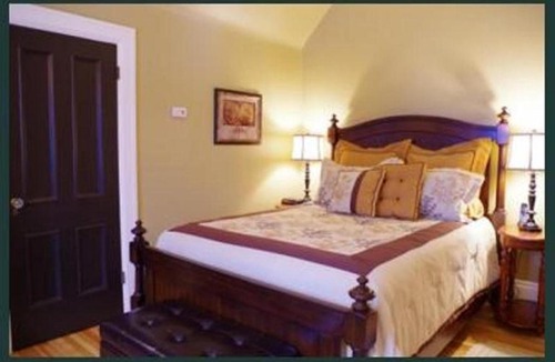 Fredericton Bed & Breakfast | Quartermain House Bed & Breakfast