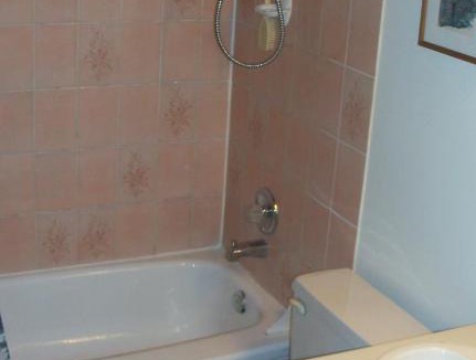 Whitehorse House | Queen, walk to village center