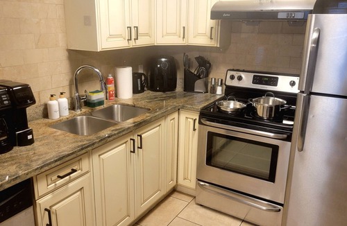 Vancouver South House | Quiant 2 Bedroom Suite