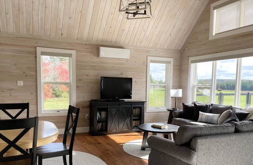 French River Cottage | Quiet 2 Bedroom Cottage With Water View Of The Sou'West River