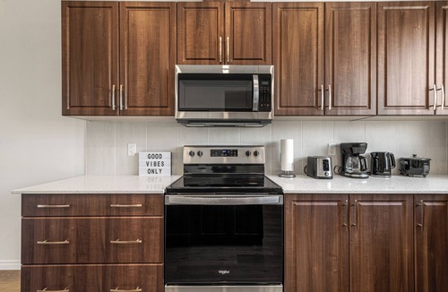 Calgary House | Quiet 3BR + 2.5 Bath Home In Calgary Near Airport