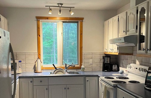 L'lle-du-Grand-Calumet House | Quiet bungalow short walk to the beach