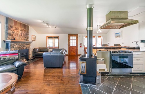 Fort Erie Cabin | Quiet cabin 12 minutes from Crystal Beach - enjoy the beach, not the crowds!