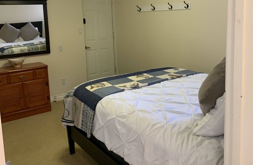 Crawford House | Quiet, Close to beaches, large space