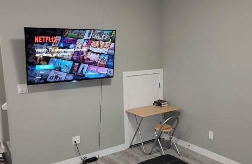 Regina Apartment | QUIET & COZY MODERN SUITE CLOSE TO RCMP