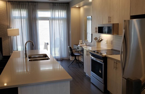 Leitrim House | Quiet Gate-Away for Short-Term Stay - Minutes from Ottawa International Airport