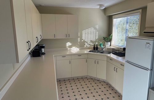 Victoria House | Quiet Ground Level Suite