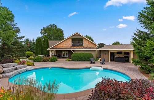 Clearview House | -Quiet Mountainview Retreat with Private Pool
