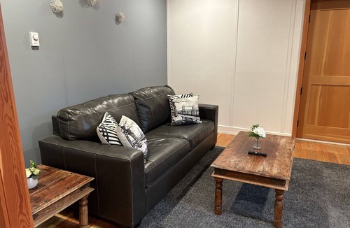 Kaslo House | Quiet retreat in Kaslo, Walking distance to downtown and lake,
