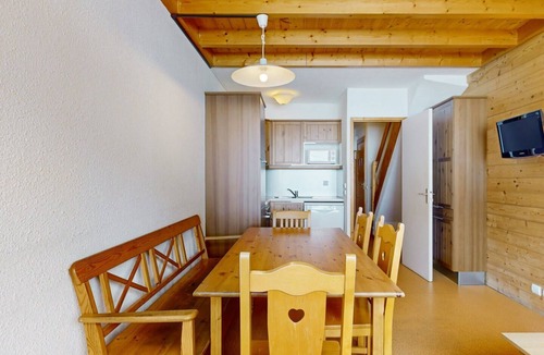 Plagne 1800 Apartment | Résidence Les Arolles – La Plagne 1800/Large Family Lodge 11p