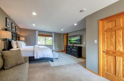East Kootenay House | Radium 5br Home Ping Pong, Foosball, & Gazebo