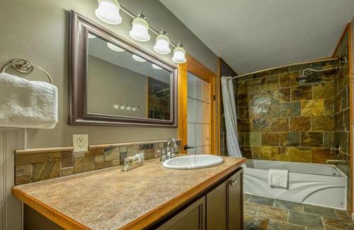 East Kootenay House | Radium 5br Home Ping Pong, Foosball, & Gazebo