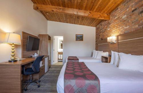 Gananoque Hotel | Ramada by Wyndham 1000 Islands Gananoque