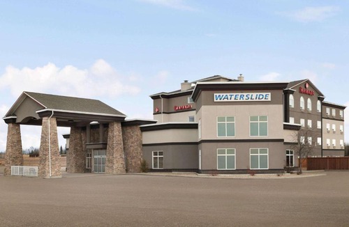 Drayton Valley Hotel | Ramada by Wyndham Drayton Valley