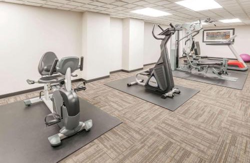 Southside Hotel | Ramada by Wyndham Edmonton South