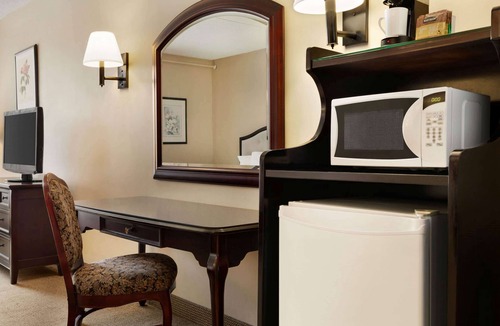 Fredericton Hotel | Ramada by Wyndham Fredericton