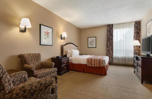 Fredericton Hotel | Ramada by Wyndham Fredericton
