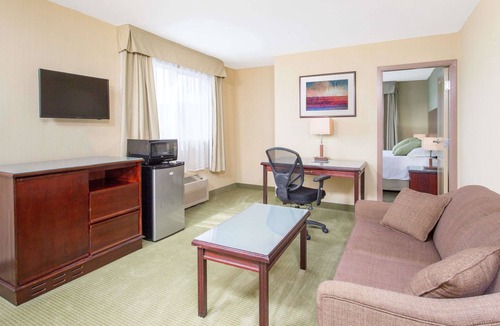 Williams Lake Hotel | Ramada by Wyndham Williams Lake