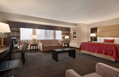 Regina Hotel | Ramada Plaza by Wyndham Regina Downtown