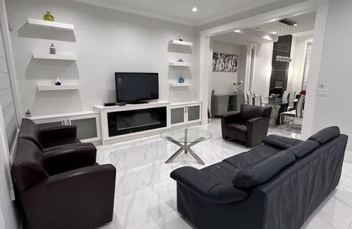 Guildford House | Ramy’s luxury vacation home