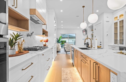 Tuxedo Park House | 🏆 Rare $1M+ Luxe Central Home | 5BR Hot Tub Arcade Games Sleeps 16 💤