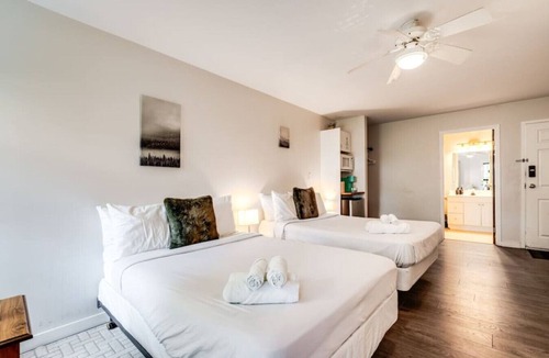 Dwight Cabin | Rare Muskoka Chalet Suite - A3