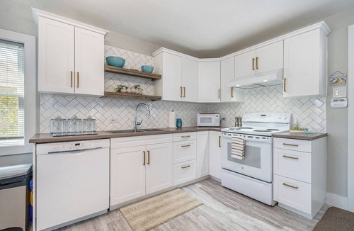 Winchester House | RARE Tiny House 2 BEDS + Free WiFi + 30m to Ottawa