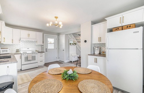 Winchester House | RARE Tiny House 2 BEDS + Free WiFi + 30m to Ottawa